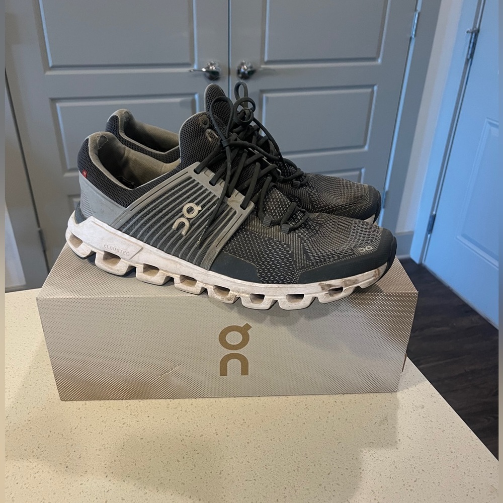 On Cloud men’s sneakers